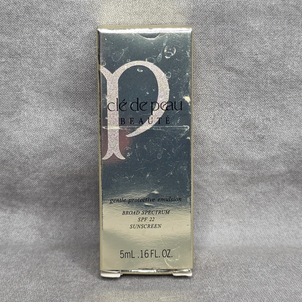 Cle de Peau Beaute Broad Spectrum SPF 22 Sunscreen‎ Mini 5 mL / .16 fl oz
